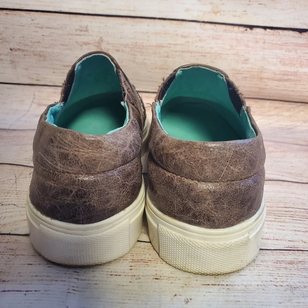 Corral Womens size 6.5 Brown with Black Sequin Inlay & Embroidery Sneakers E1560
